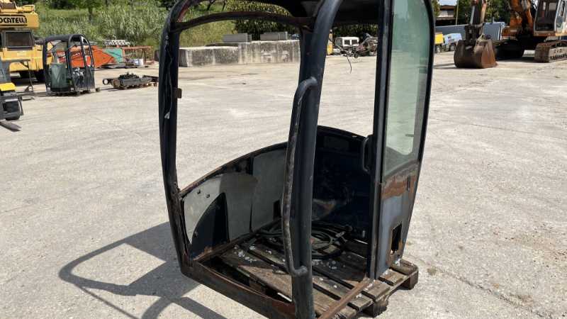 OmecoHub - JCB 8018
